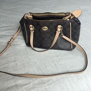 VINTAGE Coach Cross Body bag